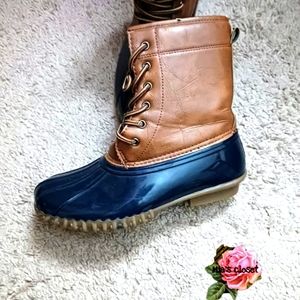 Duck boots